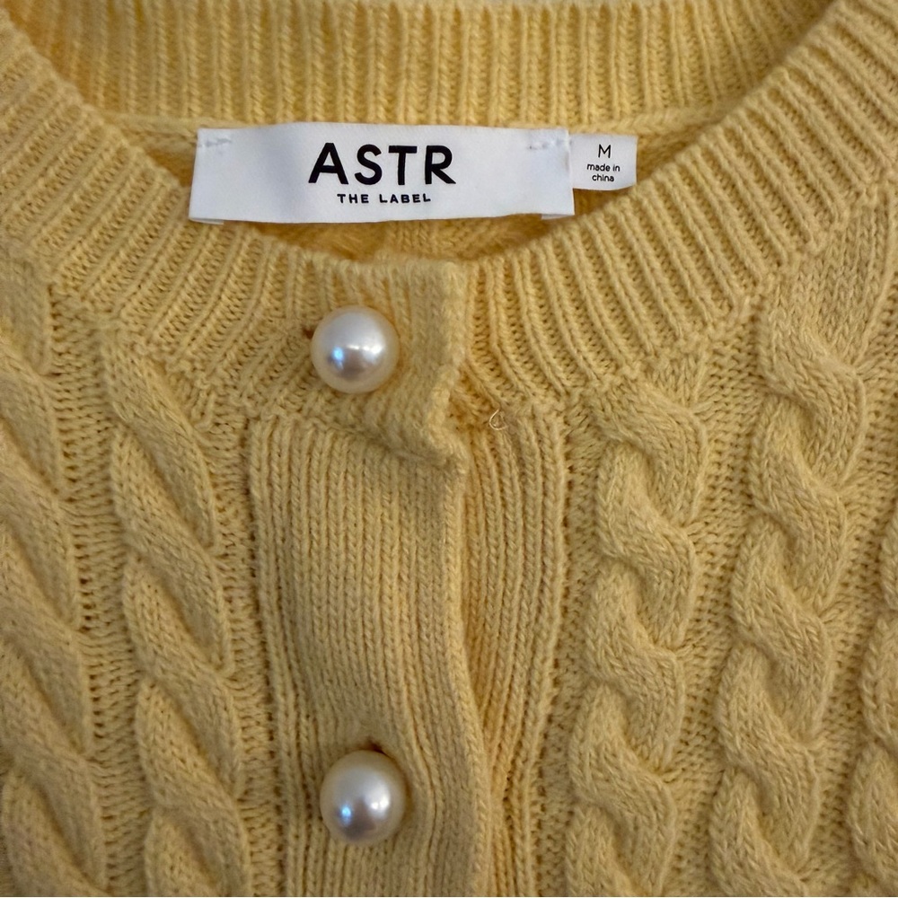 LIKE NEW ASTR THE LABEL Pearl Button Cable Knit Cardigan - Picture 7 of 9
